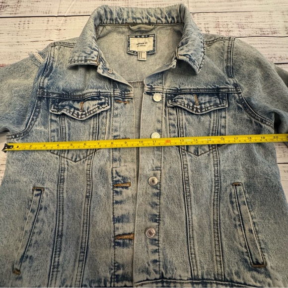 Forever 21 Light Blue Denim Jacket - Picture 4 of 5